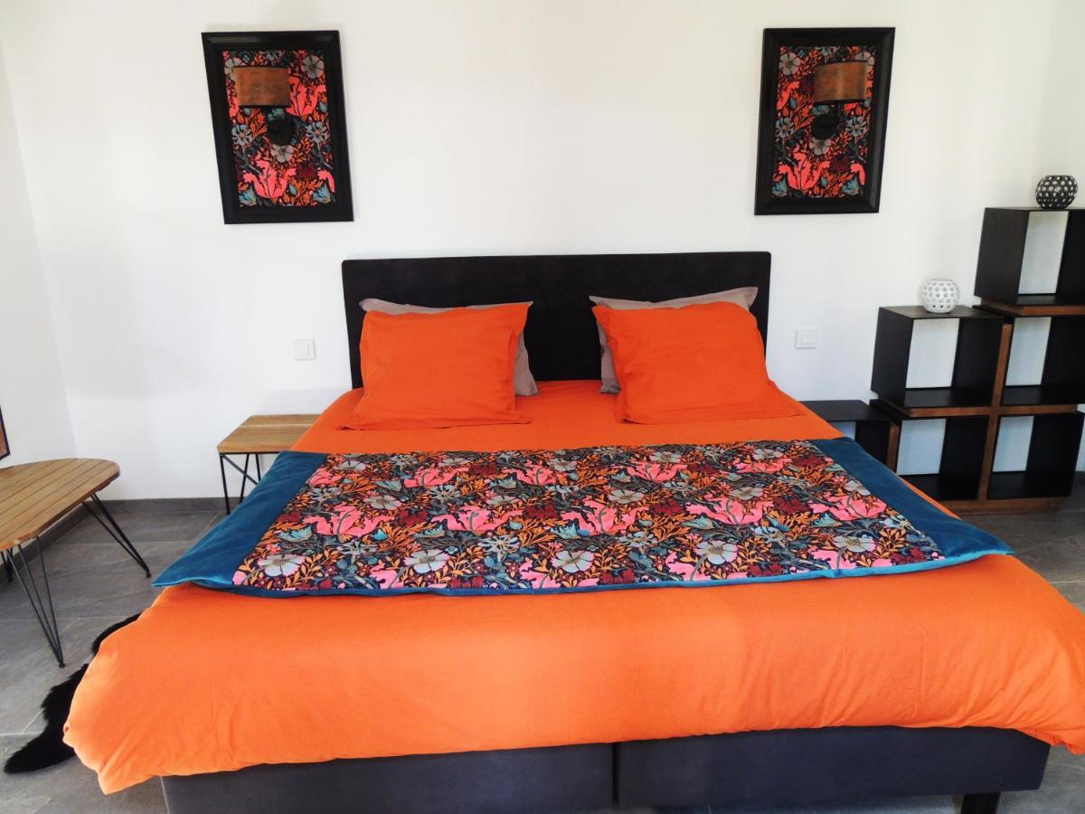 Bed and Breakfast Laubertiere Марен Экстерьер фото
