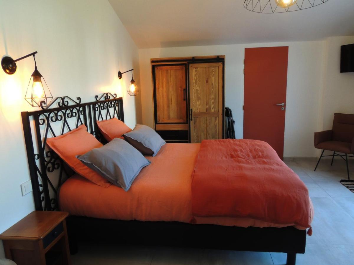 Bed and Breakfast Laubertiere Марен Экстерьер фото