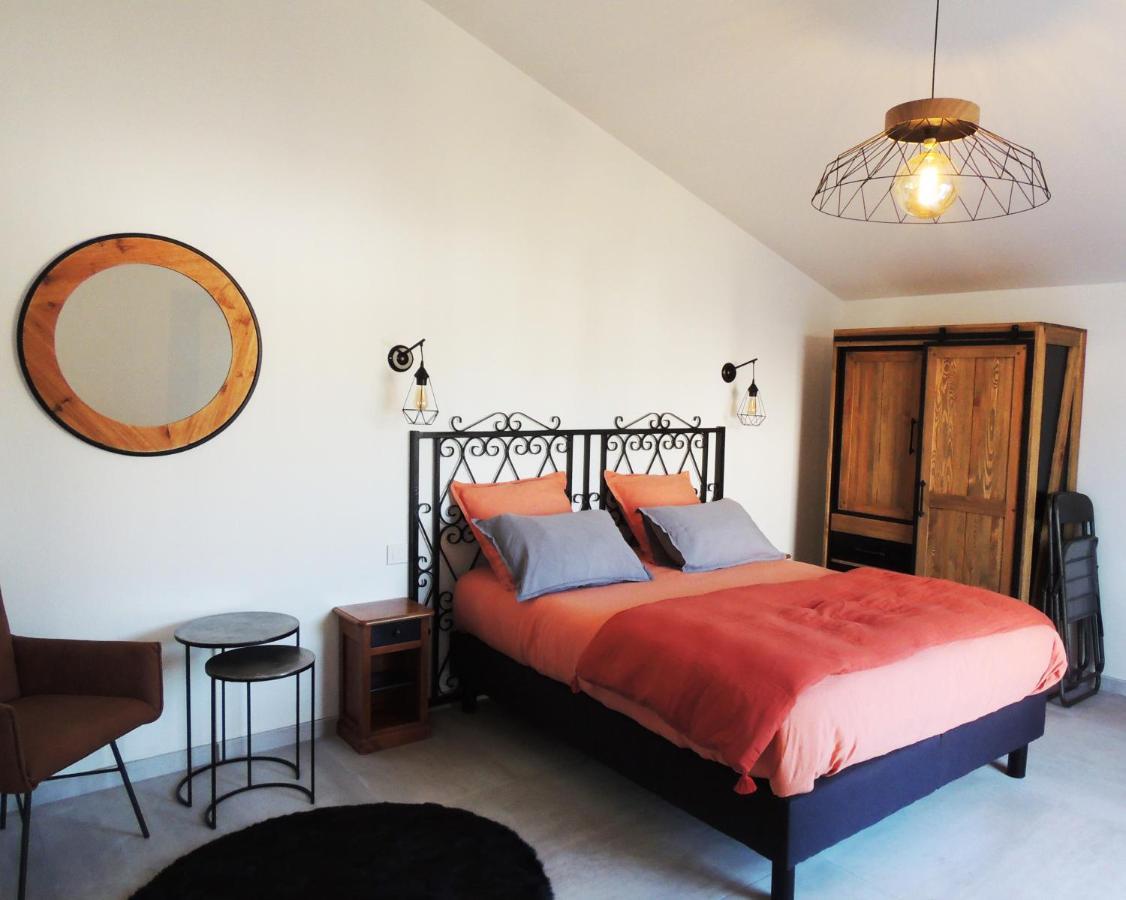 Bed and Breakfast Laubertiere Марен Экстерьер фото